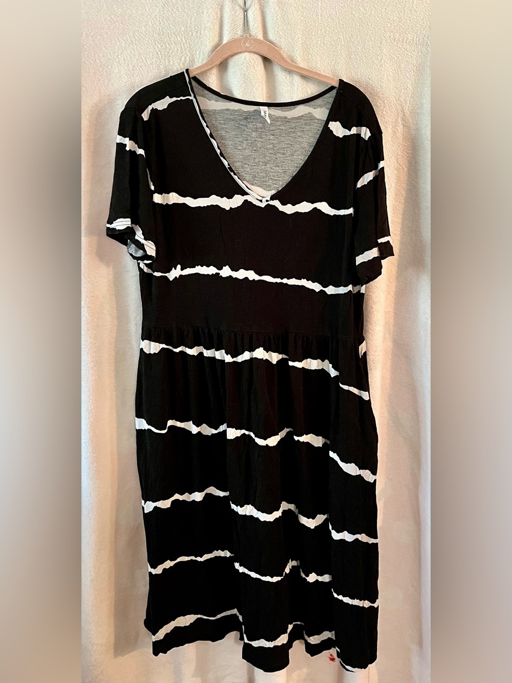 Black & White Striped V-Neck Casual Dress